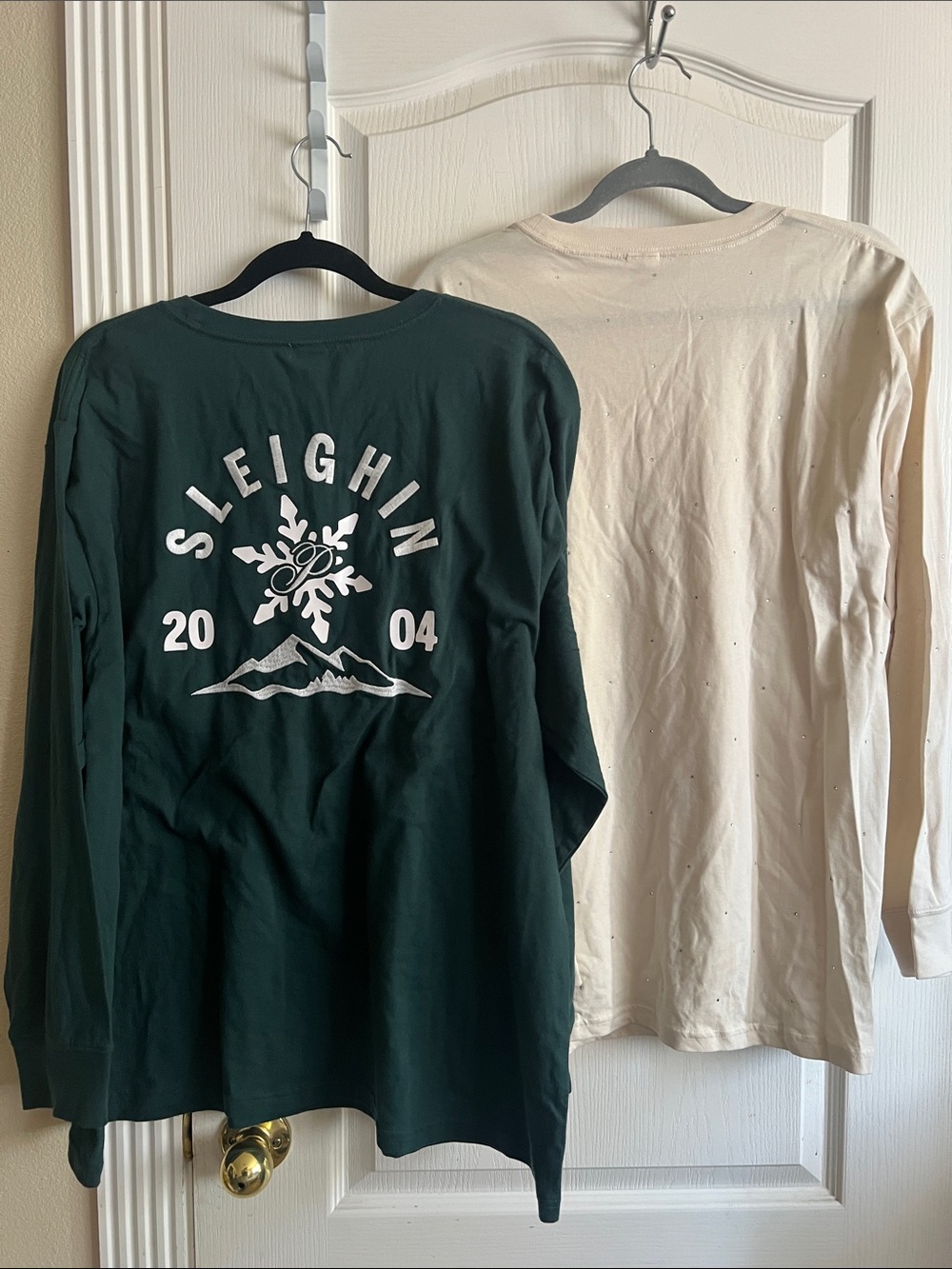 PINK Victoria's Secret Long-Sleeve Tees in Dark Green & Cream - Picture 6 of 7